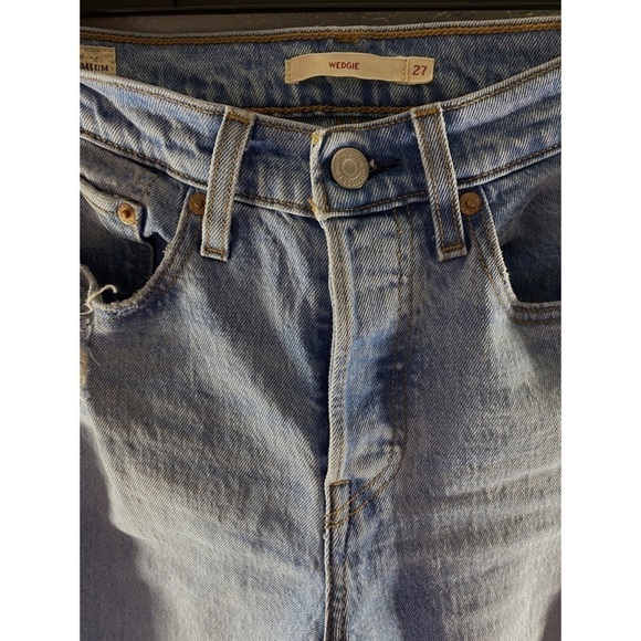 Levi’s Wedgie Fit Straight Leg High Waisted Jeans - Picture 8 of 14